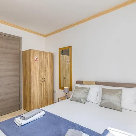 On Liberty Square Gæstehus 3*