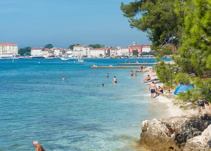 On Liberty Square 招待所 3*